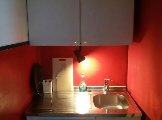 Geraeumige Zentrumsnahe Altbauwohnung Апартаменти