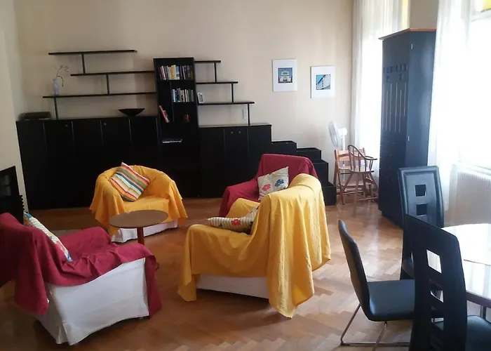 Апартаменти Geraeumige Zentrumsnahe Altbauwohnung Відень